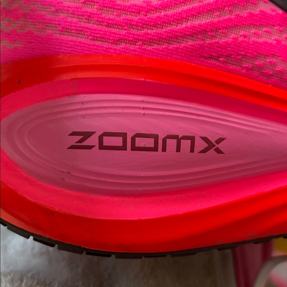 Nike Women's Vibrant Hot Vomero Pink Sneakers - Picture 7 of 7